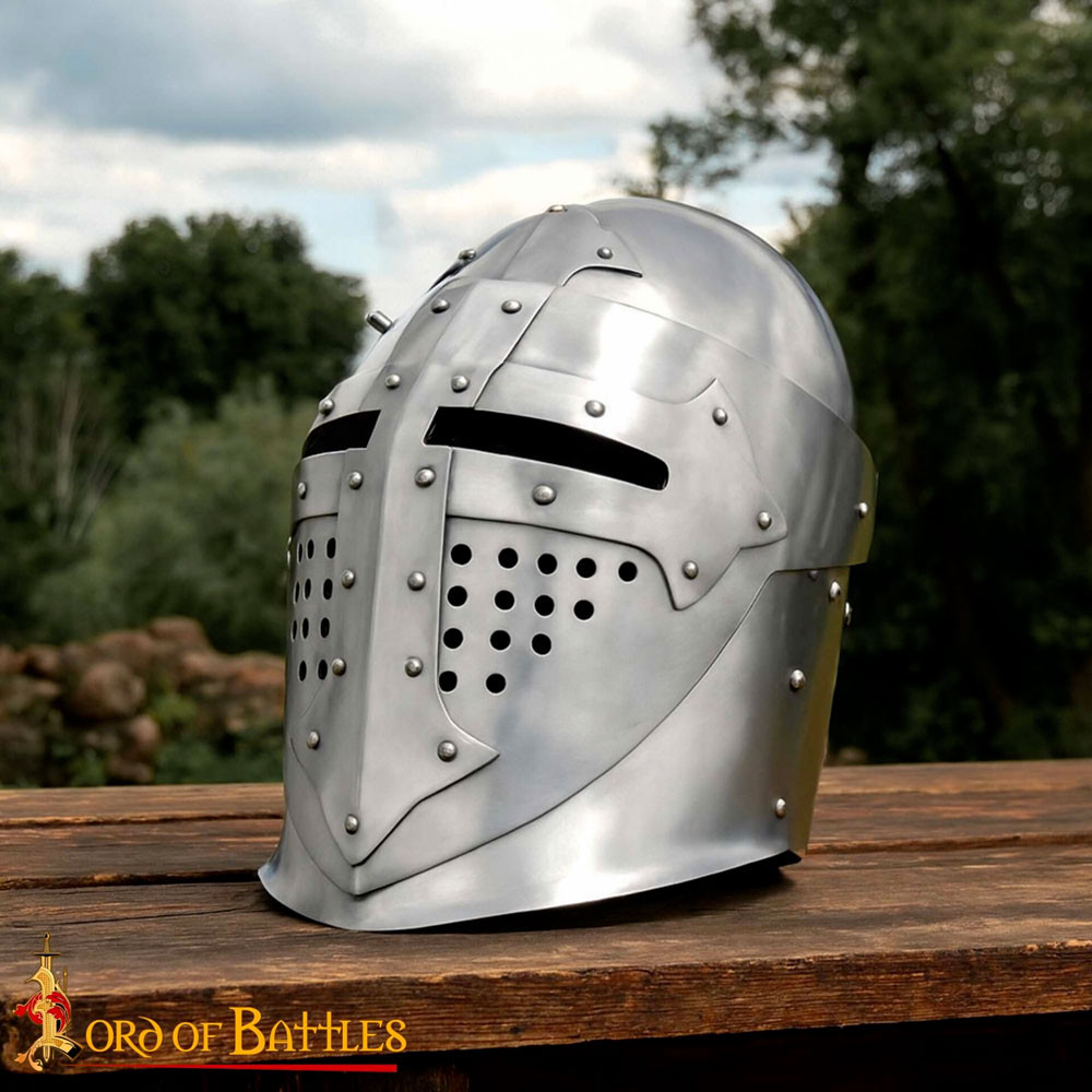 Bacia de cavaleiro do século XIV com viseira (calibre 16)