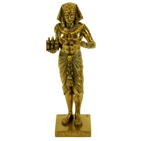 figura faraó egípcio com tríade