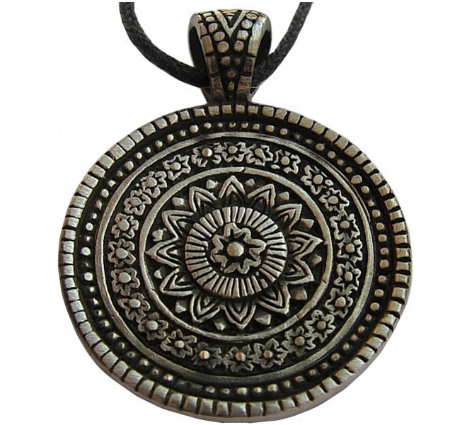 pingente de escudo celta