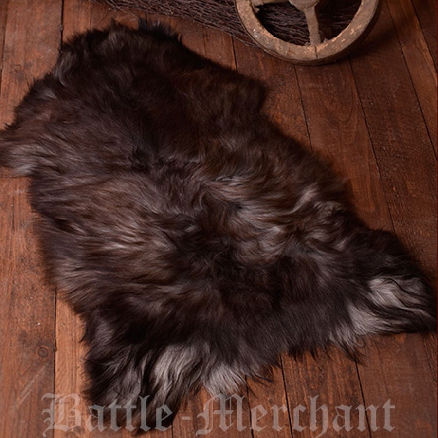 Pele de ovelha nórdica manchada natural, 110 cms.