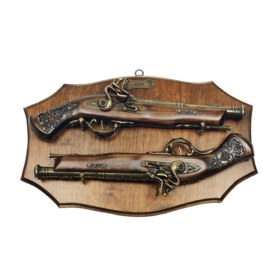 panóplia de madeira com pistolas
