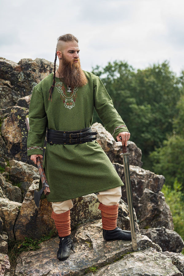 Túnica Freki Viking com bordados à mão, cor verde