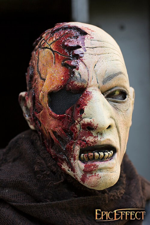 Máscara Meia Cabeça Zumbi, pintada (57-59 cms.)