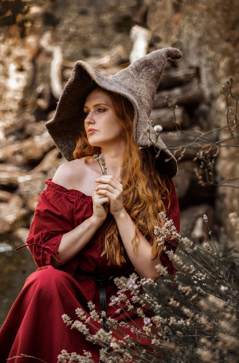 Chapéu de bruxa modelo Glinda, cor marrom natural