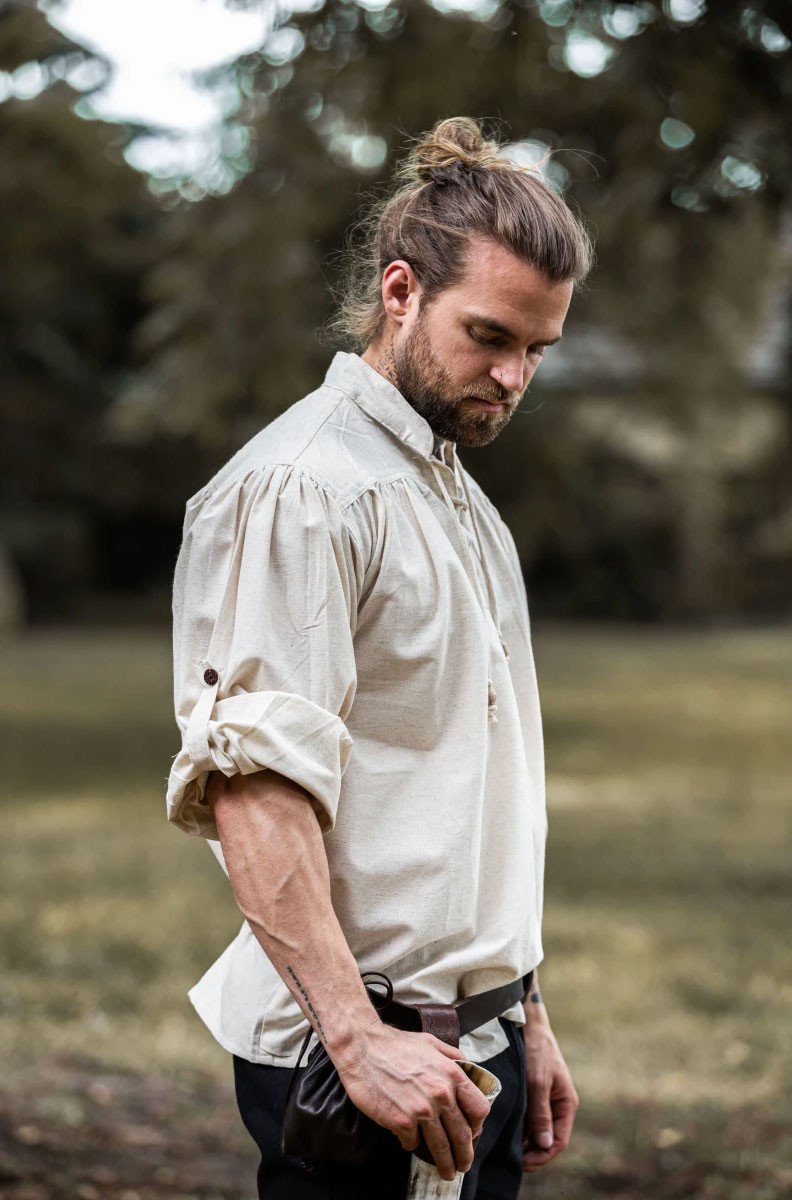 Camisa gola alta com amarração, branco natural