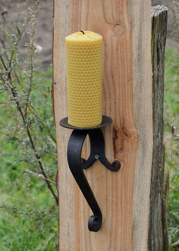 Castiçal de parede medieval em aço forjado