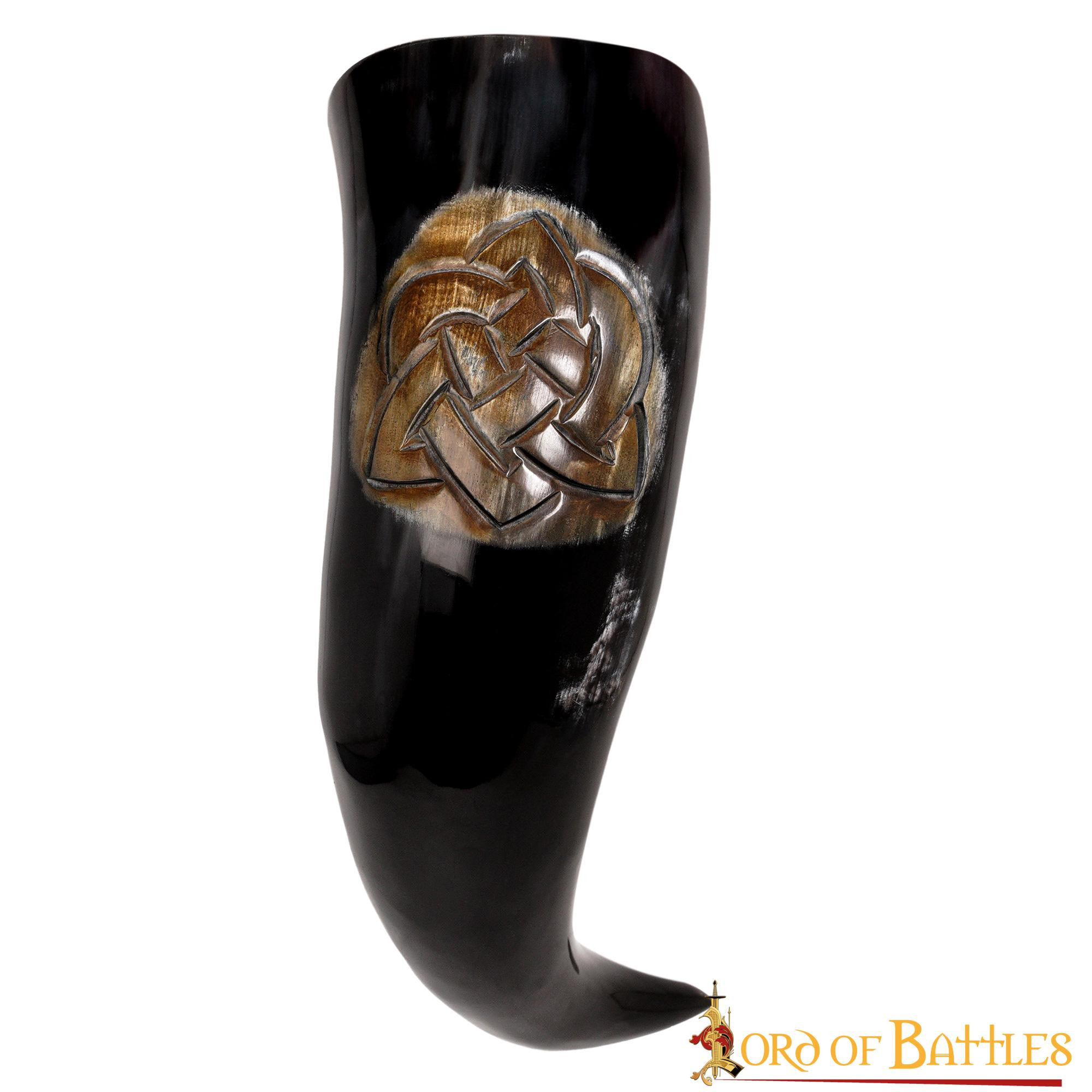 Buzina com nós celtas gravados