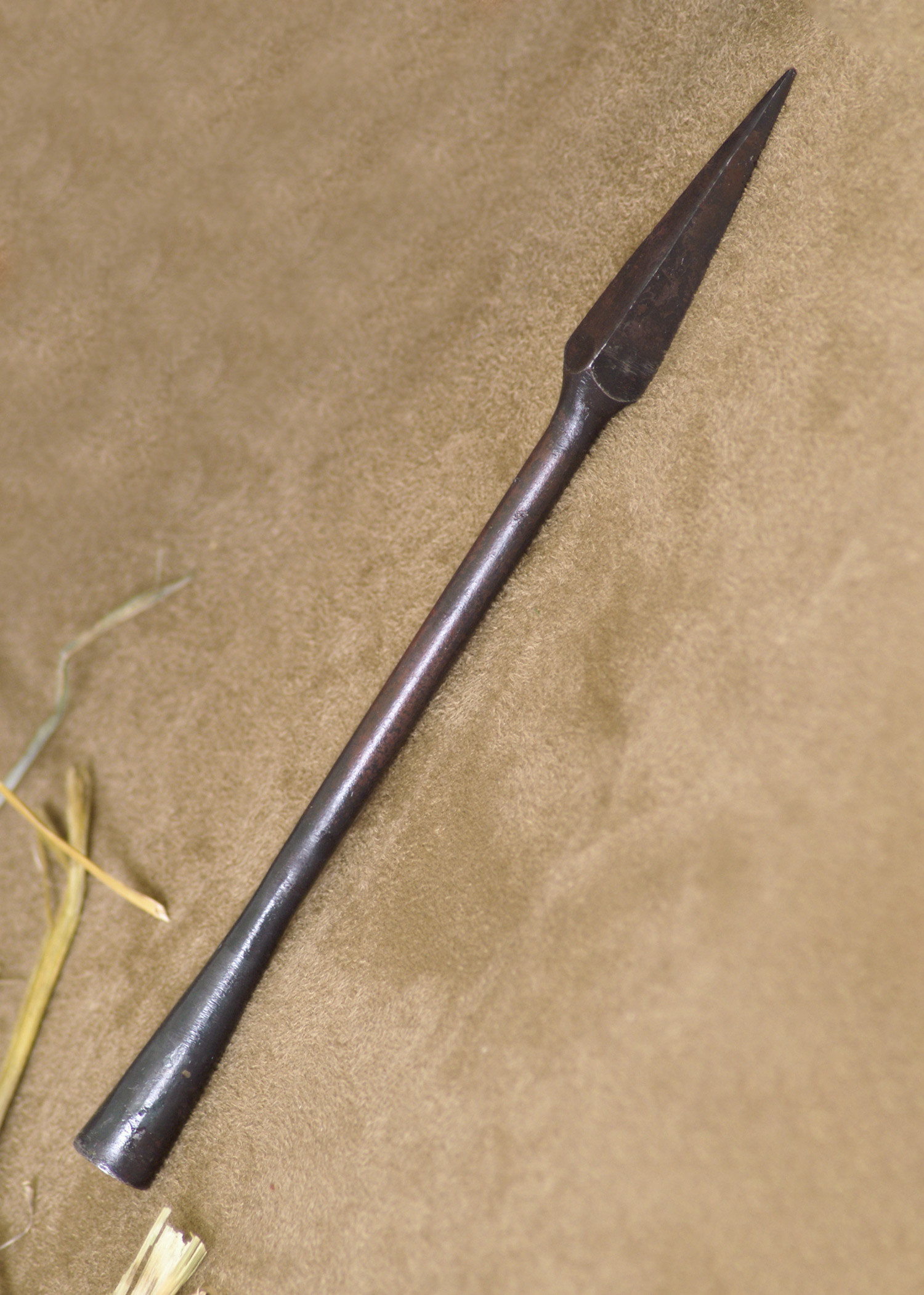 Ponta de flecha longa, aço carbono (16 cm.)