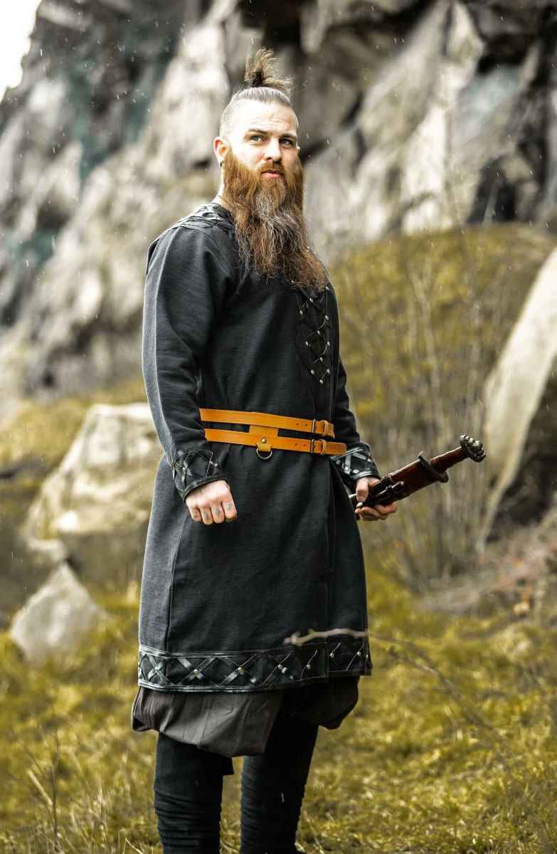 Erik Túnica Viking Decorada Preta