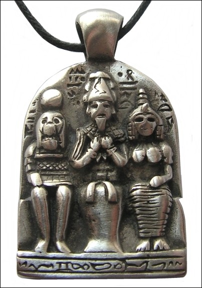 pingente tríade egípcia