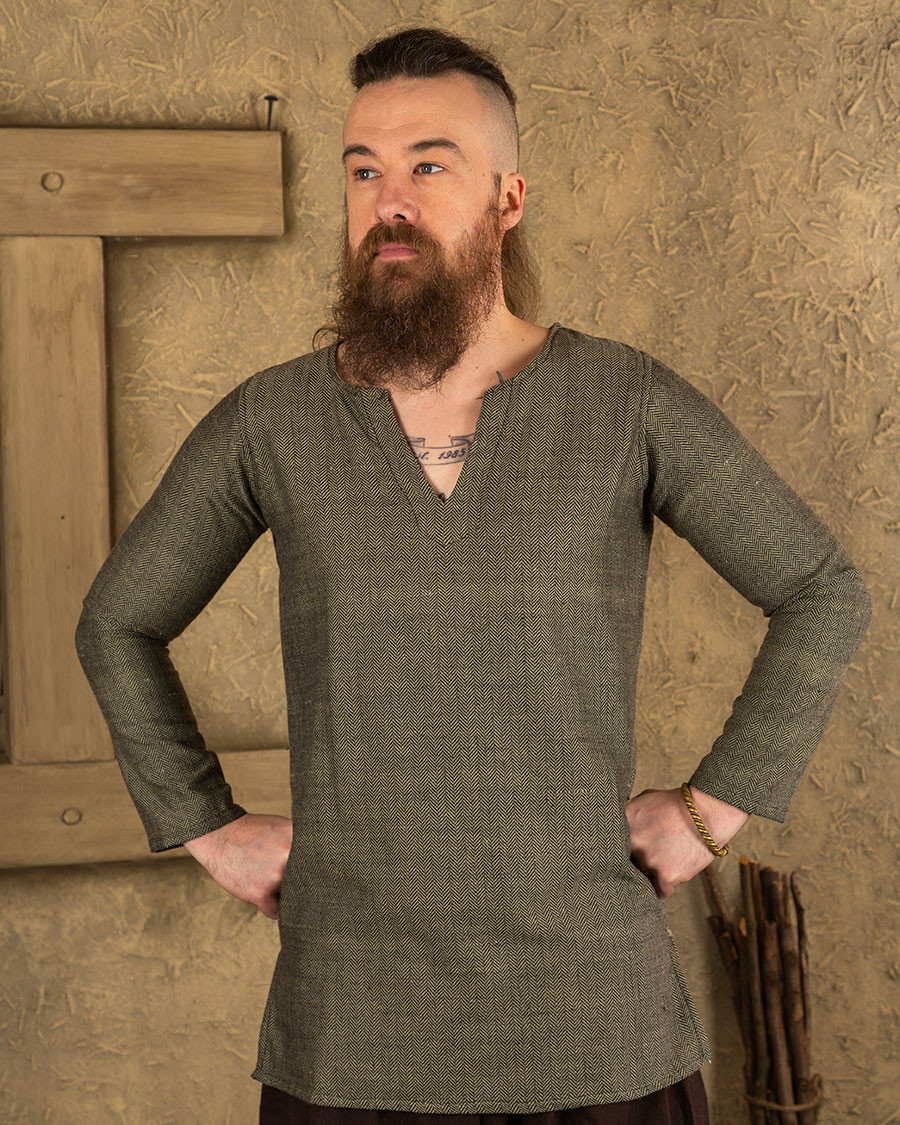 Túnica Viking padrão espinha de peixe modelo Tronde, verde oliva