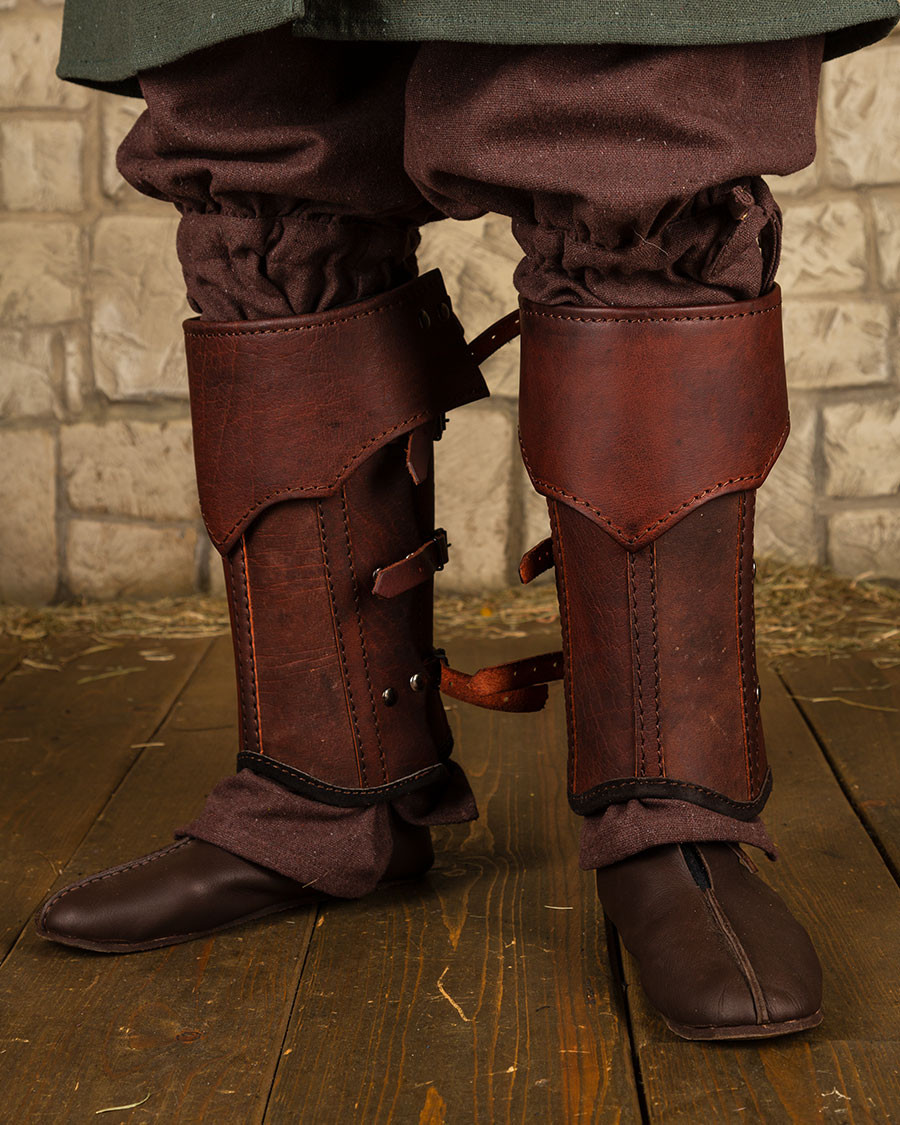 Grevas medievais de couro marrom modelo Randulf