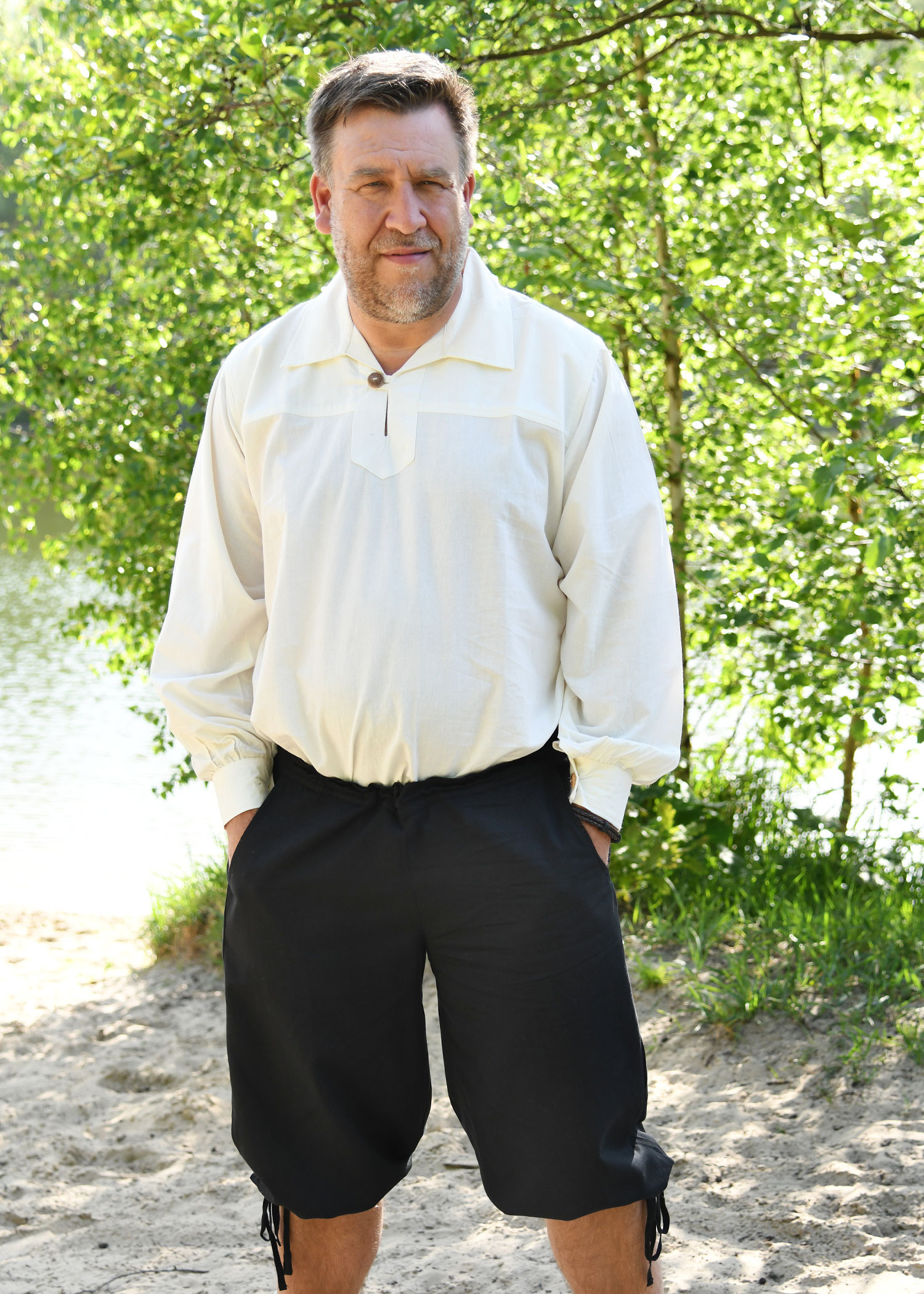 Calça capri com cadarço modelo Jonte, cor preta