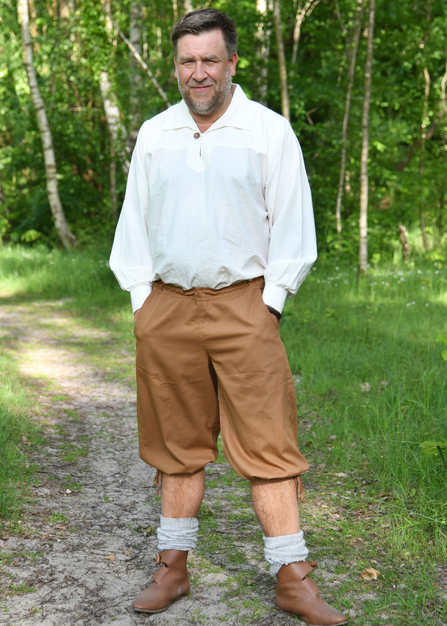 Calça capri com cadarço modelo Jonte, cor marrom claro