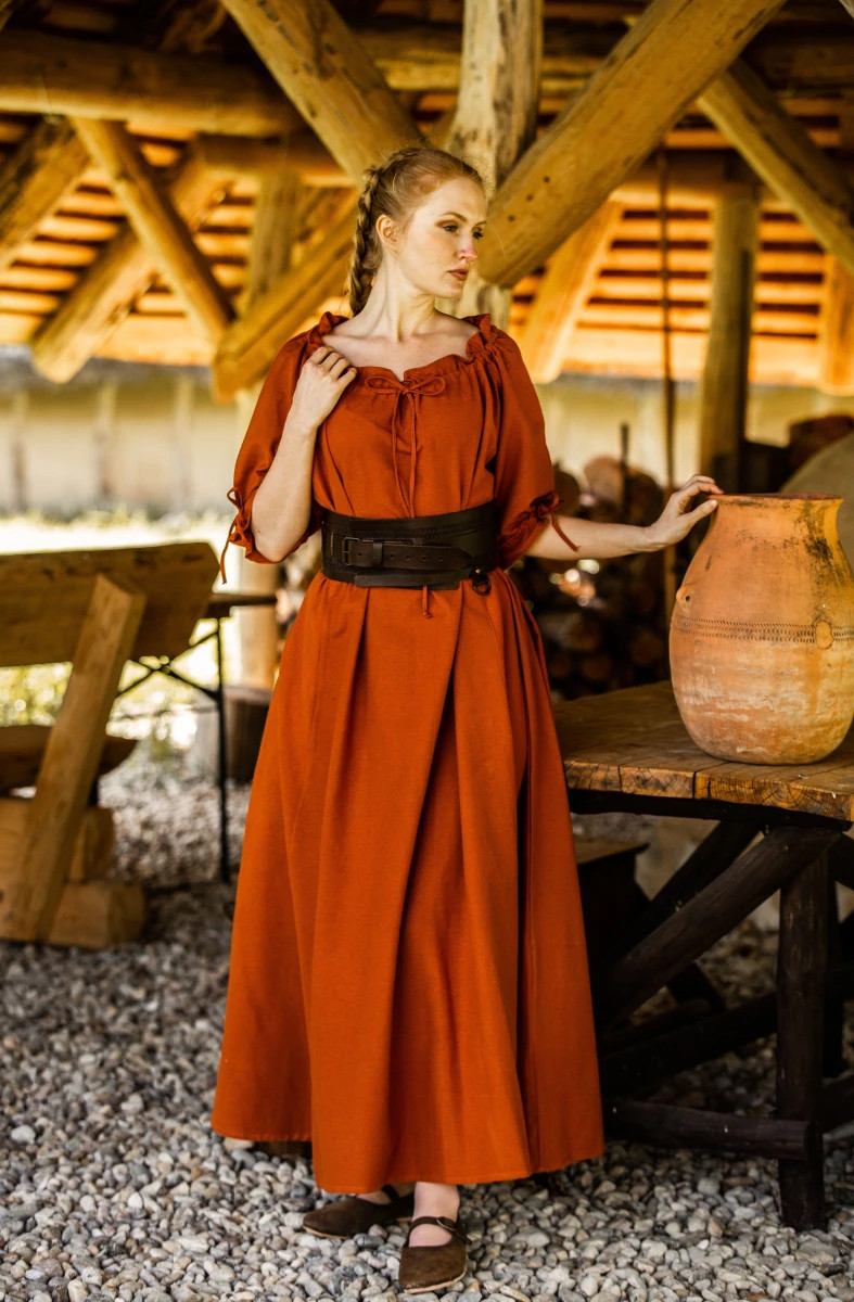 Vestido medieval modelo Melisande, cor ferrugem