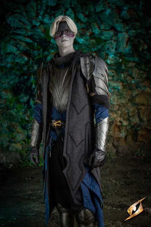 Amuleto de noite com casaco de elfo negro