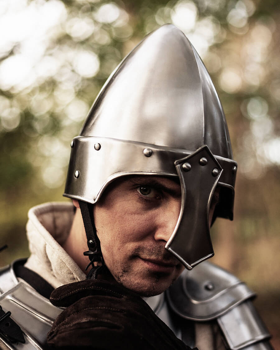 Capacete normando com nariz modelo Eindal, aço polido