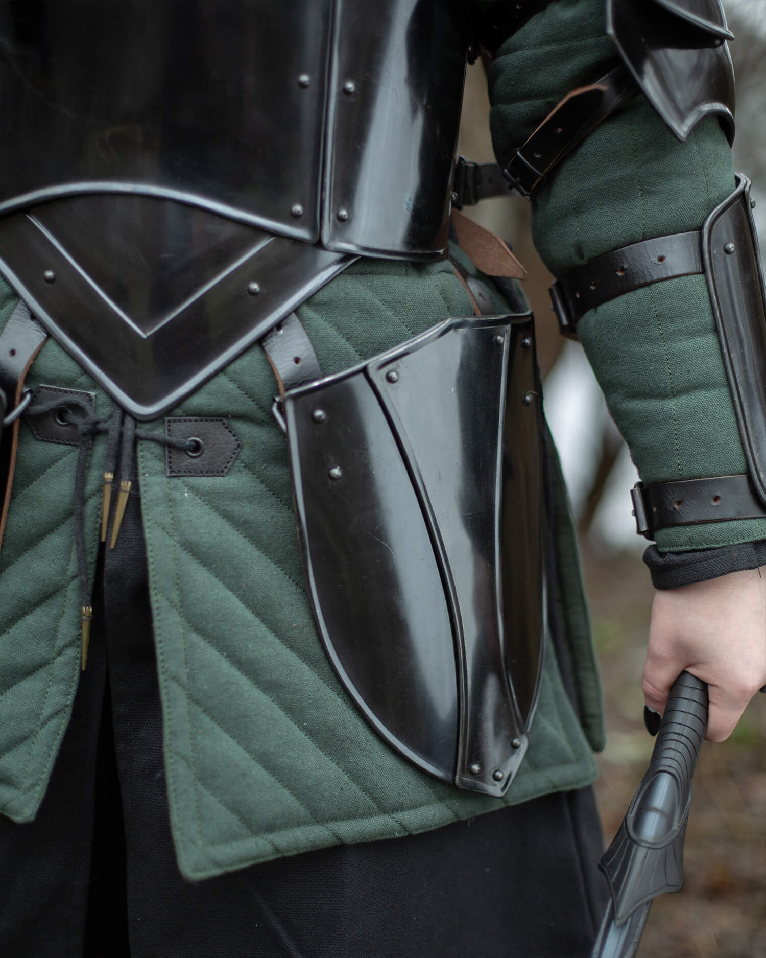 Cinto medieval com alças, modelo Katharina, acabamento escuro