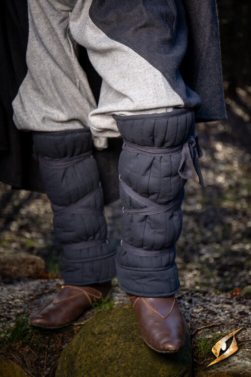 Torresmos acolchoados medievais, pretos