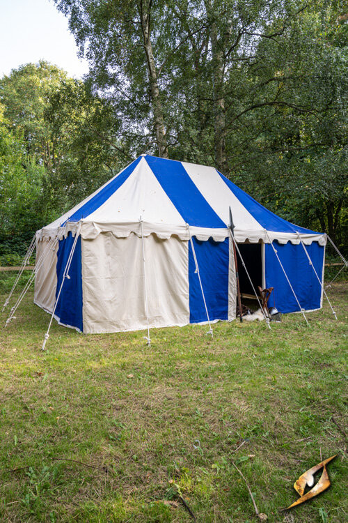 Tenda marquise medieval azul natural 4 x 6 metros. (Versão compacta)