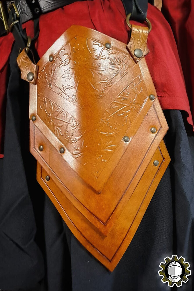 Escarcéus medievais em couro modelo Senua, cor marrom