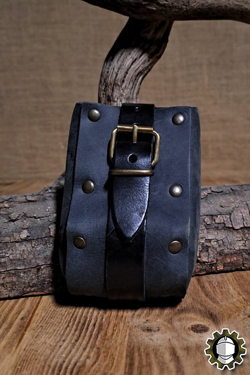 Bolsa medieval em couro preto modelo Adam