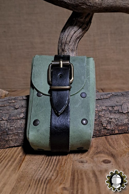 Bolso medieval em couro verde modelo Adam