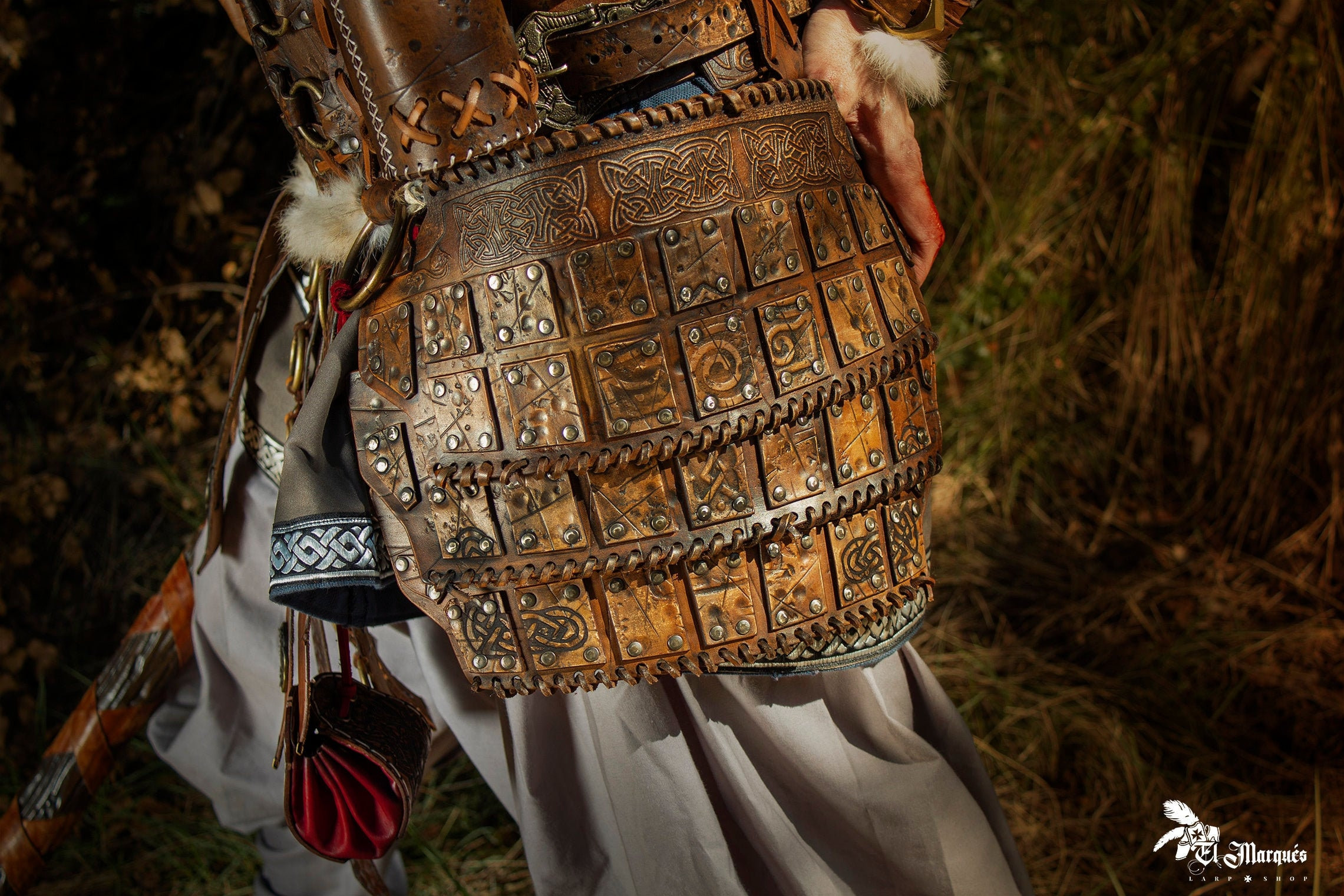 Tassets ou Escarcela de bárbaros com cinto