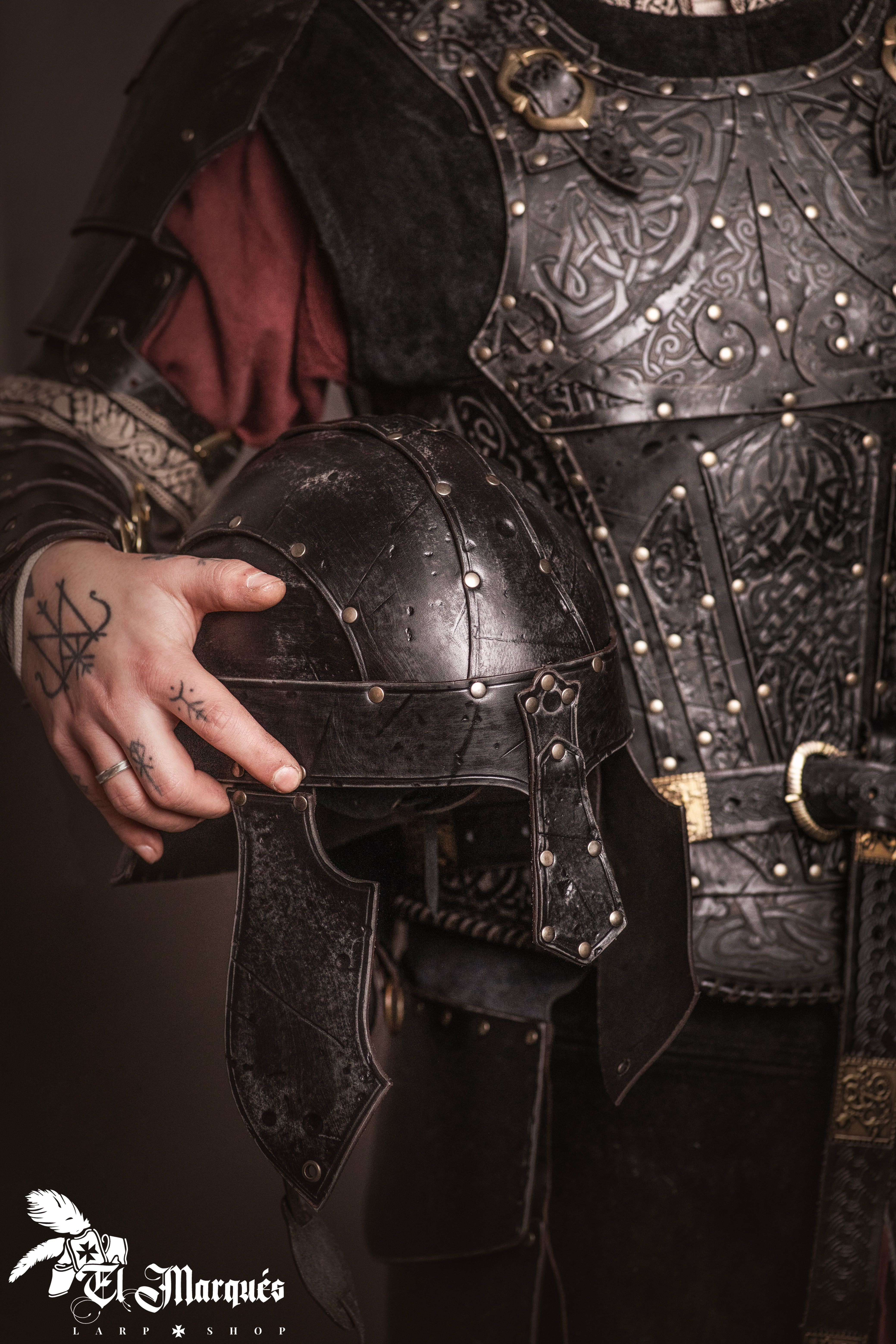 Casco Spangenhelm Baldur em couro, sem gravações