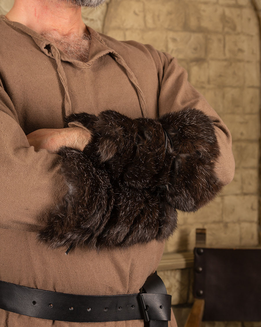 Brazaletes vikings de pele de coelho modelo Alasca