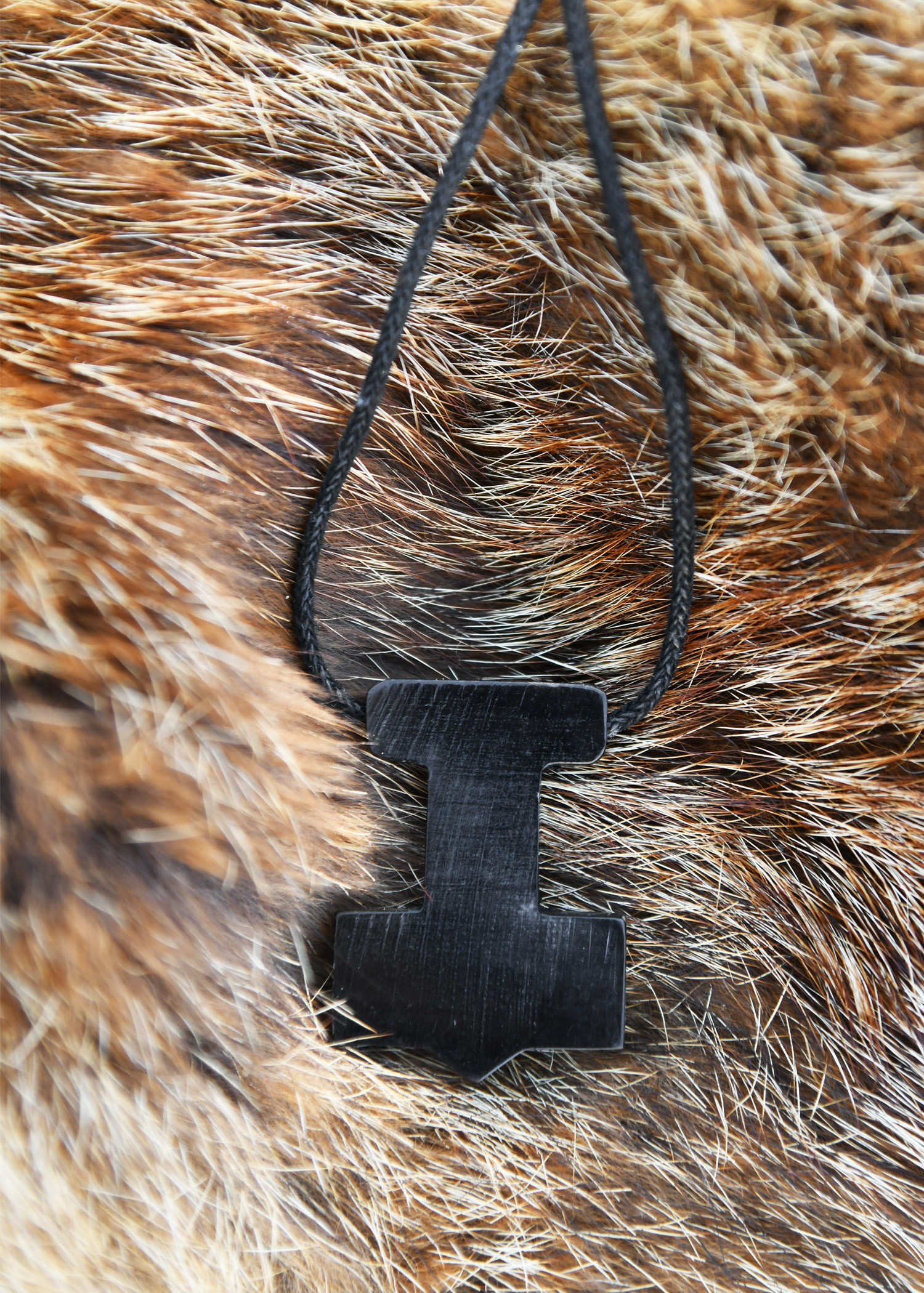 Pingente Martelo de Thor em chifre