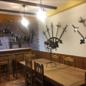 adegas-medievais-historia-design-e-como-recriar-a-alma-da-adega-ancestral