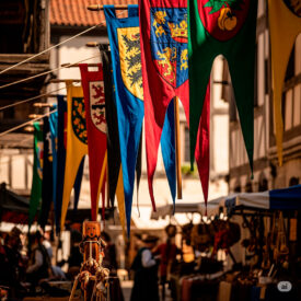 Estandartes Medievais: De Símbolos de Batalha a Decoração de Mercados estandartes-medievais-de-simbolos-de-batalha-a-decoracao-de-mercados